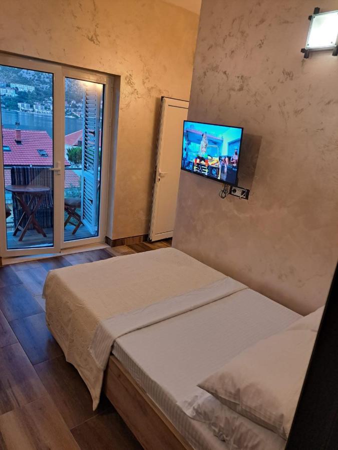 Apartments With Sea View In Prcanj Kotor Ngoại thất bức ảnh